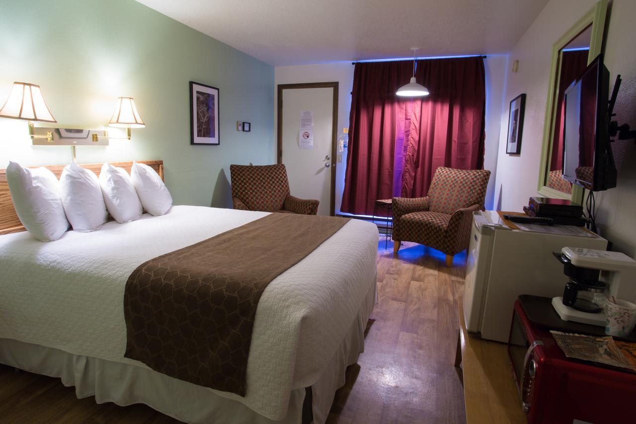 La Kris Inn Bandon Extérieur photo